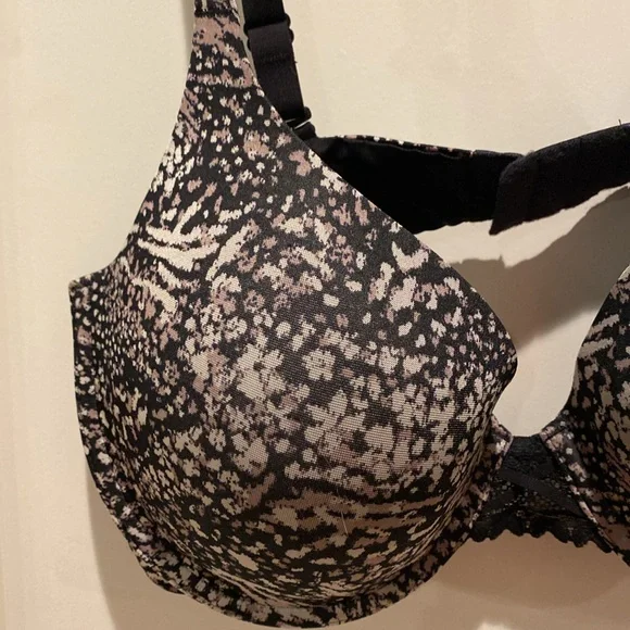 Maidenform Push Up Bra with Convertible Straps. Dreamwire Technology. 36C - Picture 2 of 5